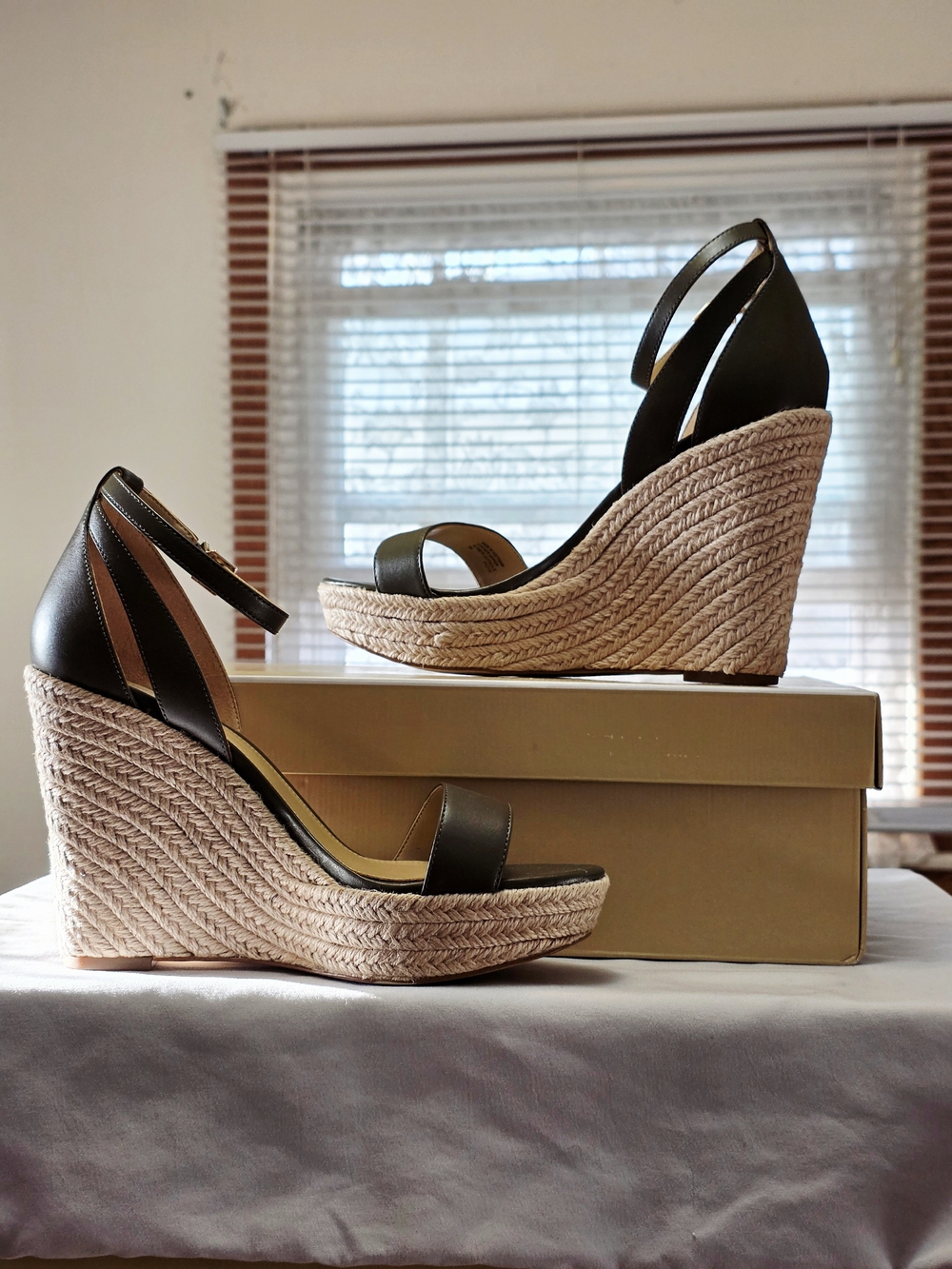 Michael Kors Kimberly Leather Wedge Sandal In Olive Size 9M